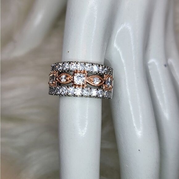 Jewelry - Silver Rose Gold Cubic Zirconia Band Ring Size 6